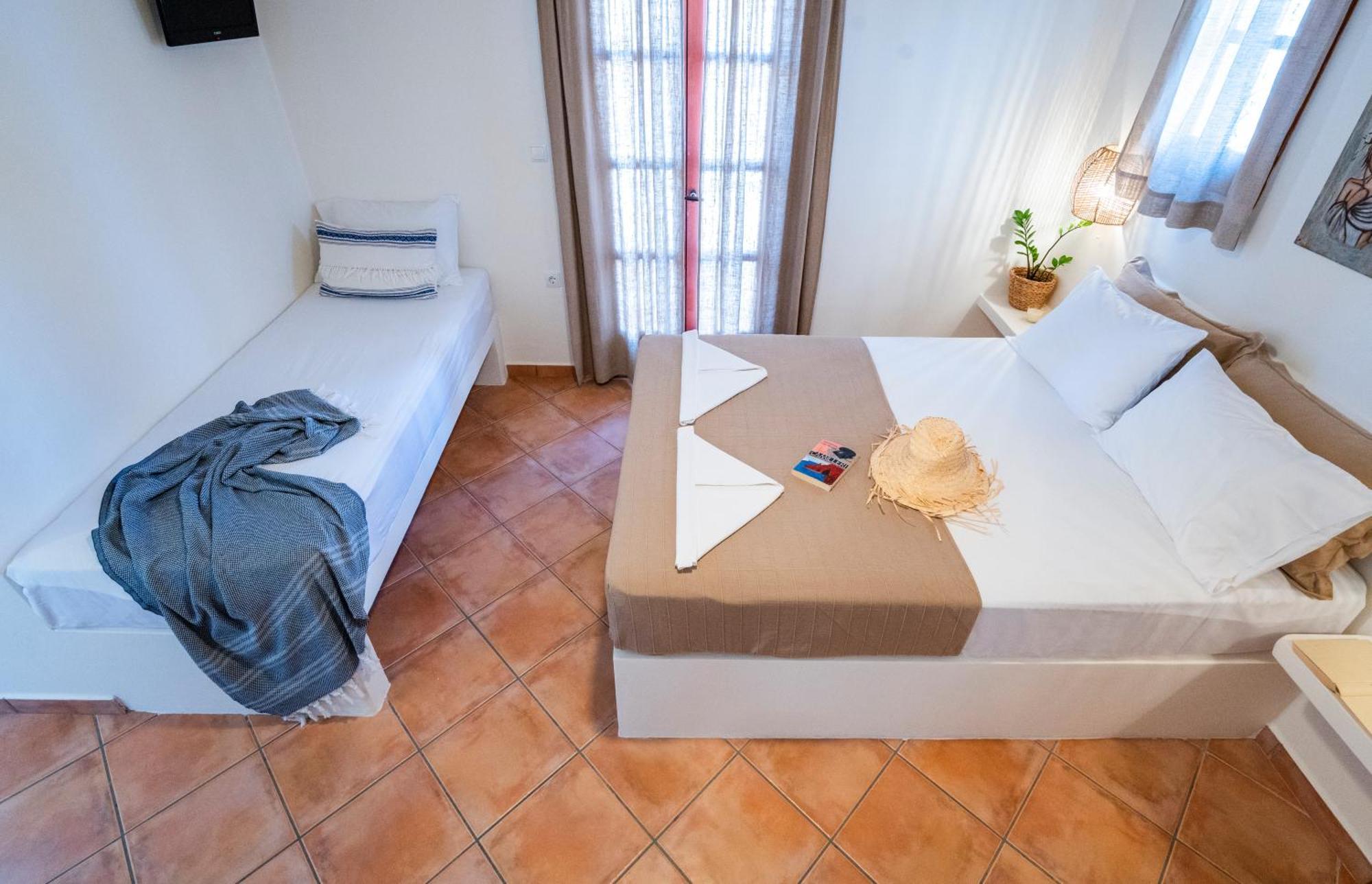 Aparthotel Ligaries Kini Zewnętrze zdjęcie