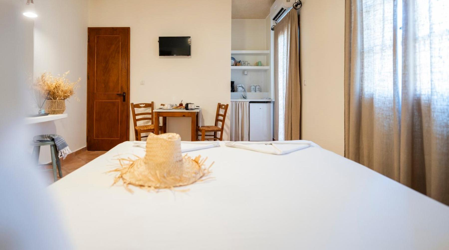 Aparthotel Ligaries Kini Zewnętrze zdjęcie